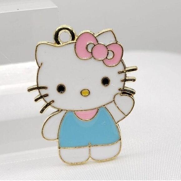Brand New Hello Kitty Pendant #2 - Picture 1 of 3